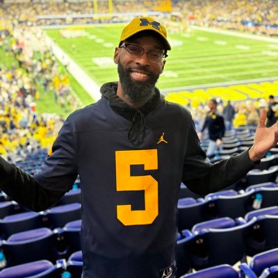 #WMUAlumn, #LakerNation #MusicProducer 💿 Renni Rucci, Young Thug, Jeezy, Ayo & Teo , Boosie, #PublicRelations | RIP KAYLA 🥀🖤 #NoLabelJuice 🧃