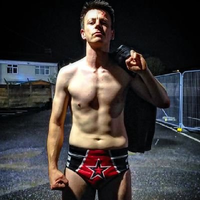 UK Wrestler - The Ace of Hearts                          
      
Insta: @jensonvesper
DM for bookings