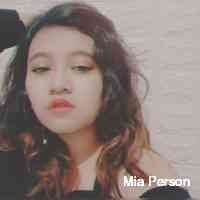 perssonmiaa's profile picture. Making Paintings. Email zoeyzoeyfrank with any questions or for a list of available work. Catalogue available for preorder now!👇