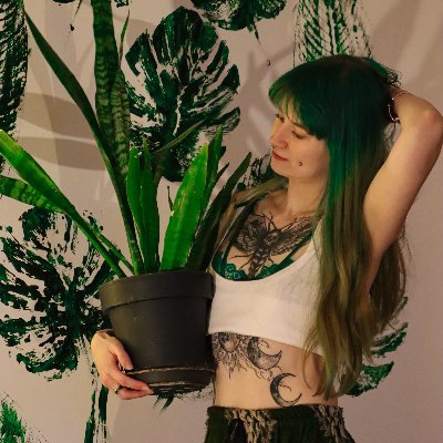 Hi I'm Lea 19yo 💚

I love everything green and mushrooms 🍄 whether you like me or not, you have to admit that I attract in some way that's why you gonna check