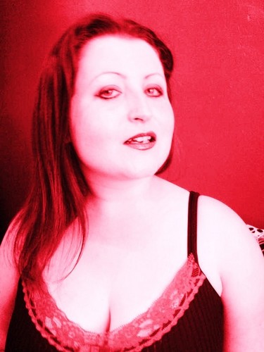 Pint-sized rock chick, wannabe lady of leisure, loves music, theatre and art, open minded and down to earth, just wants to be everyone's friend! xxx