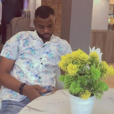 shady2royce's profile picture. Podcast Editor 🎧 | Teacher | Manchester United fan | Game n Music lover

📨 : samsonademola92@gmail.com