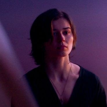 maylvli's profile picture. she/her |