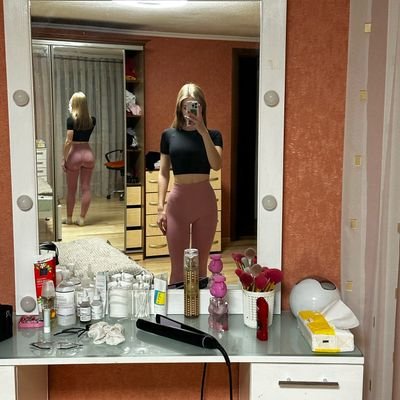 Digital nomad living life one country at a time 🗺️✈️ & Fitness enthusiast with love for running and yoga 🏃♀️💕.