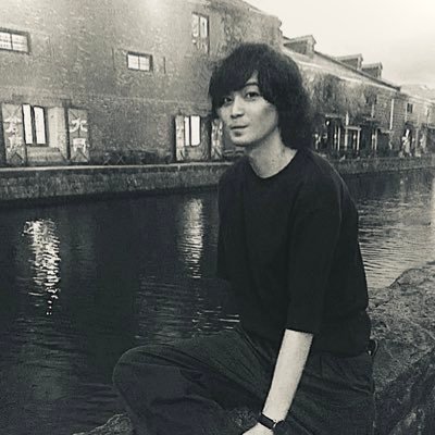 ギター チェロ 書道を嗜んでおります。伝統芸能を繋ぐ会所属　北日本ワインソムリエ オススメのワインあればぜひ🍷