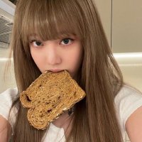 vivi 𐙚(@wooyocat) 's Twitter Profile Photo