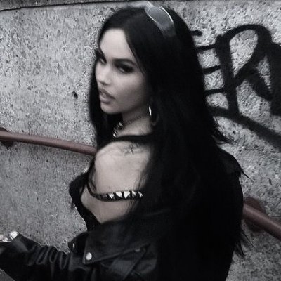 19 ♡ maggie lindemann, the 1975, arctic monkeys, enhypen, chase atlantic ♡