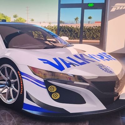 2022年末よりiRacing始めました　PCSIMの沼にはまり3画面導入　少しでも上を目指して頑張ります　現実は仕事に追われてやる時間なくなかなか上達しないおじさんです　
ゴリラのTシャツのお父さんです
✨PSID-umesetu2011