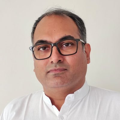 मैं राव अभिजीत सिंह S/० राजा राव अजीत सिंह और राव बीरेन्द्र सिंह पूर्व CM हरियाणा एवं केंद्रीय मंत्री का पौत्र , रामपुरा हाउस रेवाड़ी ।