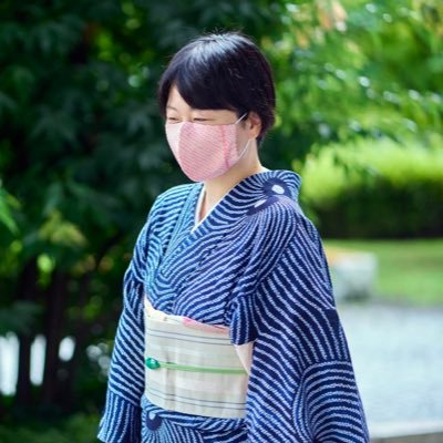 大好きなおばあちゃんが残してくれた形見のお店👘お父さんの代でたたむ事に…嫁いだ東京から着物を救うべく経営初心者奮闘記です🆕ライブで踊るのが大好きです