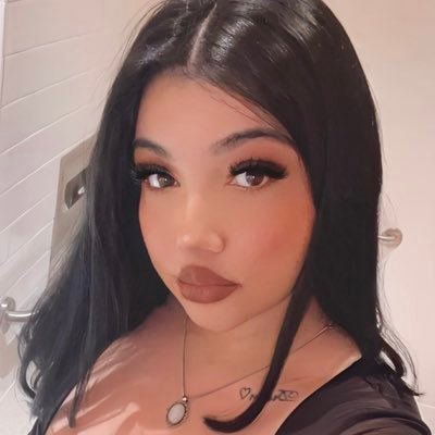 pinkbunny218's profile picture. 