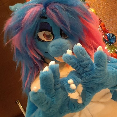 Fursuiting profile for @DrakkeceDragon

🐲 Drakkece (she/her) fullsuit made by: @CheereeBird

🐶 Cupcake (she/her) partial made by: @itssofuzzyy