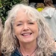 Moniquemakepeac's profile picture. living in Ireland