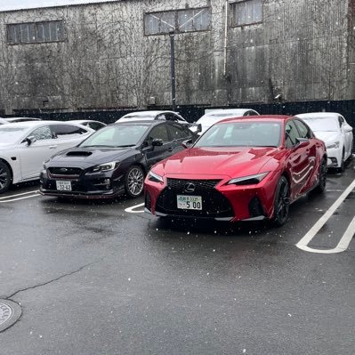 鉄道に乗る事も好きです LEXUS is500とwrxs4に乗ってます