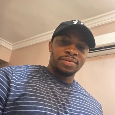 shollsy's profile picture. 🤔