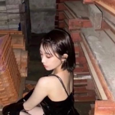 jumbalayaho's profile picture. Julie ragbeer stan