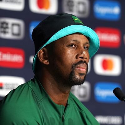 yb_niloty's profile picture. Dreams are worth investing in.