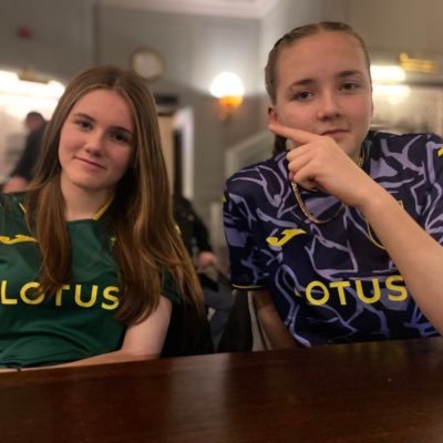 Mum to two beautiful girls! Big NCFC Fan……💚💛