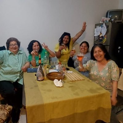 Dazv1V's profile picture. Ochentera con el corazón a la izquierda.