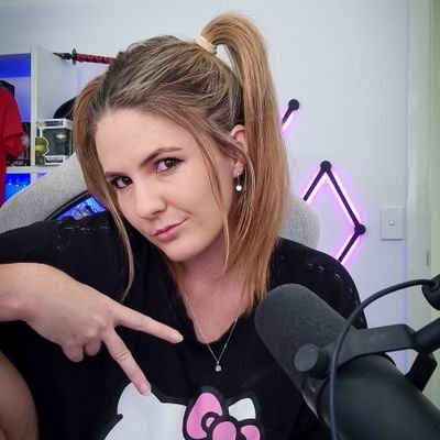 🇦🇺 Jaz aka XO | 33 | Professional Bot | 1.1k Twitch | 5k Tiktok | Just a girl learning to game! 🎮