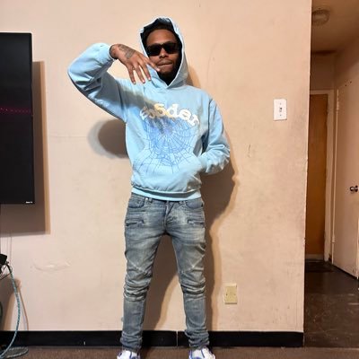 🎤Promoter 4 🅿️hilly Rapper @CheazyMack🧀@CheazyProent https://t.co/gVVFuEMwBw https://t.co/f18rIzhZfp 🔞📧:cheazyfromphilly@gmail.com