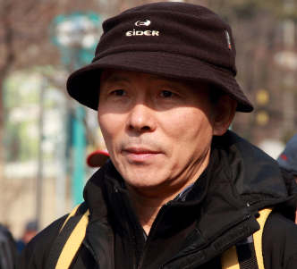 여행을 좋아하고 산에 오르는 일도 즐기는 서울시민입니다. 모두가 만족하는 세상을 만들 수는 없지만, 서로 배려하고, 이해하고, 협력하면 더불어 살 수 있고, 더 좋은 세상을 만들어갈 수 있다고 생각하는 사람입니다. (무신론자는 아닌데, 종교는 없습니다.)