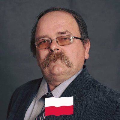 Kujawiak mieszkający na Mazurach. Wnuk  Powstańca Wielkopolskiego. Zdecydowanie kurs na prawą stronę.