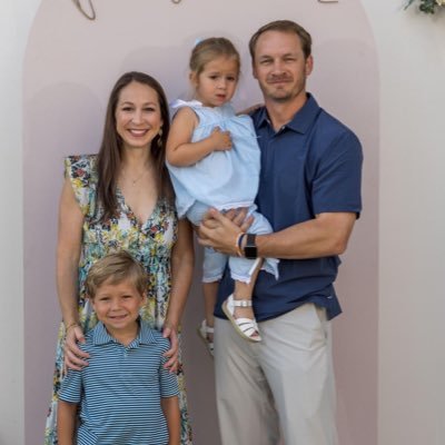 Follower of Jesus. Married to Ansley Bailey. Father to Benji and Andi. #FaithFamilyFootball