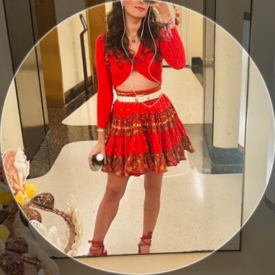 Girlaboutsmthng's profile picture. “Trad Witch” anon account to troll the single men who post on fertility twitter and generally make other tangential jokes and observations