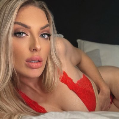 MaeveAlora's profile picture. Social media influencer 🖤 Metal Girl 🤘🏼 Taco lover 🌮