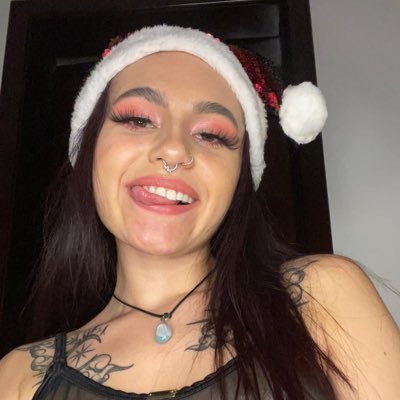 Just a 19yo Latina with a freaky side…I always reply on my free OF 😇👇🏻