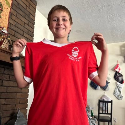 Co-host of @talkingredspod, Faith/Family #1. COYR Nottingham Forest, 🏴, Brummie born, Grandson of a WFCG season card holder. OU🧬, DET 🦁#OnePride