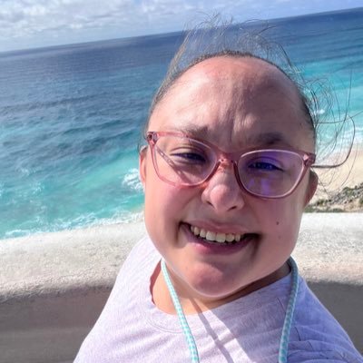 heyy there!! i love to tweet and tweet as most people do! Love photography! I love country, christan, and pop music. I hope you enjoy following me!