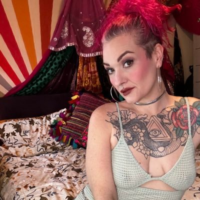 Filthy Bohemian Slut, Adult Performer, MILF, Content Creator, Party Hostess… Holla me https://t.co/7sUtOTgqL4