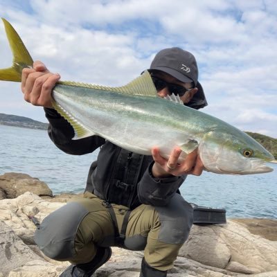 釣り垢 🐟main:ハタ系/青物🎣field:北部九州🗺️渡船利用ソロアングラー🛥️🌊lureはD-CLAW押し🐠夢はD-CLAWのfamilyになる事💡ショアからの情報を発信してます。