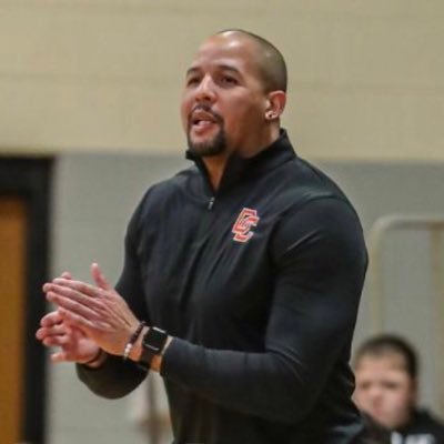 Former 17 Year Professional B-Ball Player 🇪🇸 🇦🇷 🇮🇹🇲🇽./Davie High School Head Boys Basketball Coach @DavieHSBB 🏀🏀🖤🧡 #THEWAREAGLEWAY