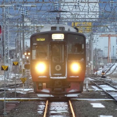 乃木坂と電車を追って全国を駆け回るヲタク。まゆたん推し。ザキさんは卒業してもずっと推し。ネタ列車よりもフツーの電車が好き。