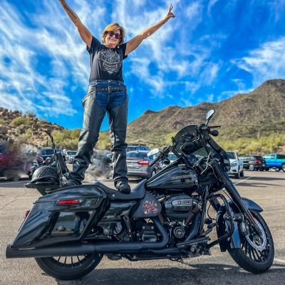 ROAD_KING_LADY's profile picture. 🏍 Harley Road King is my throne 🏍🌵Arizona🌵🇺🇸 America First 🇺🇸🐾 Dogs🐾🖕FJB🖕🧨 Straight Shooter 🧨