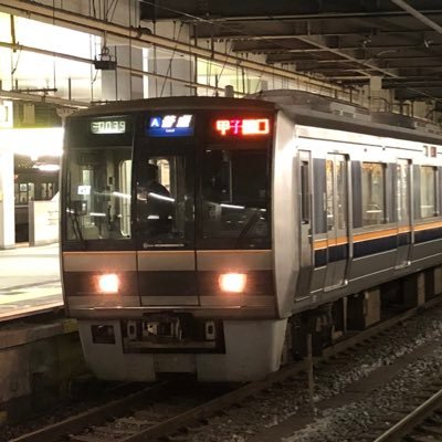 いつどこで現れるかわかりませんが、のんびりやってます。最近はほぼマルーンです😊巨人頑張れ‼️坂本・岡本・浅野・石塚選手応援してます(^^)