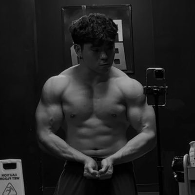 Inspiring and sharing insights on how to get jacked and productive  • Powerlifter • Engineering Student