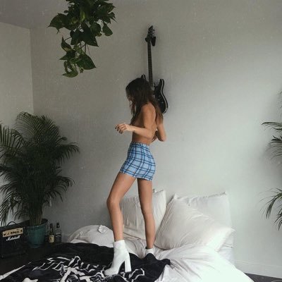 We don't waste time and energy on repetitive topics, and don't allow ourselves to fall into unnecessary nonsense, so that we can live a more comfortable life