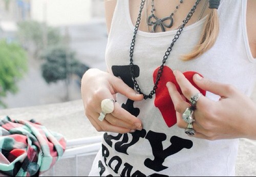 tweetquotesss's profile picture. I tweet daily life quotes. FOLLOW FOR QUOTES YOU RETWEET.