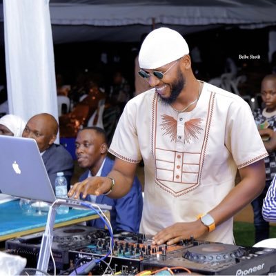 Am a Professional DJ/Events/Club/Parties/Best Mikoolo DJ/Based in kampala Uganda🇺🇬 @NbsTV @BiggieEvents @xfmUg #JJEvents #BokimEvents