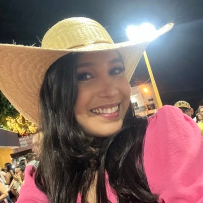 Sabr1na_sousa's profile picture. Being who I am makes me the strongest person I know.