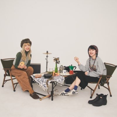 @Fei_anpan0914と@johnny_yoshikoの2人組アコースティックチルユニット📕コーヒーとサンドウィッチのお供に☕️星空の下のキャンプ場でナイトフェスタを開催したい🌟 🏕