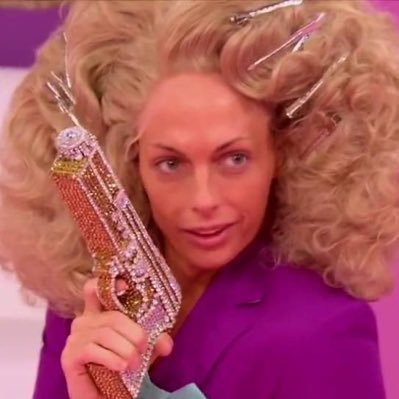 malej_lo's profile picture. Shine, the rest of the stars are watching!✨