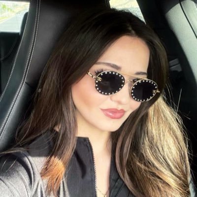 elifvell's profile picture. teacher