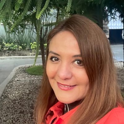 Empresaria. Política. Activista y defensora de los derechos de las niñas, niños, y las mujeres. 👧👶🤱👩🏻 #Lerma #EdoMex