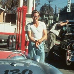 FerdinandoLibo1's profile picture. La droga più dolce è il profumo di una donna