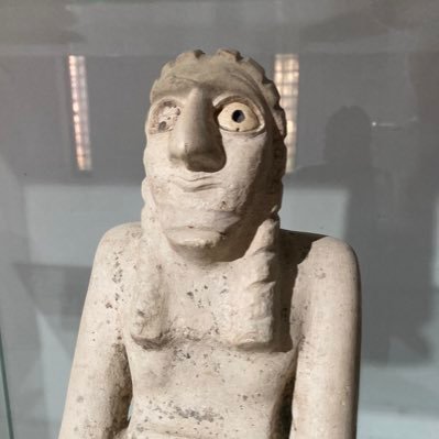 LiteraryRecluse's profile picture. 旅の始まりとともに道中を写すため立ち現れ、旅の終わりとともに消滅する言葉たち - 品酒认人行天下 - رحلة